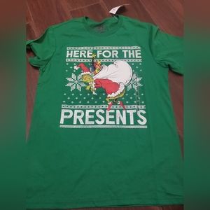 Christmas shirt size small women's The Grinch here for the presents